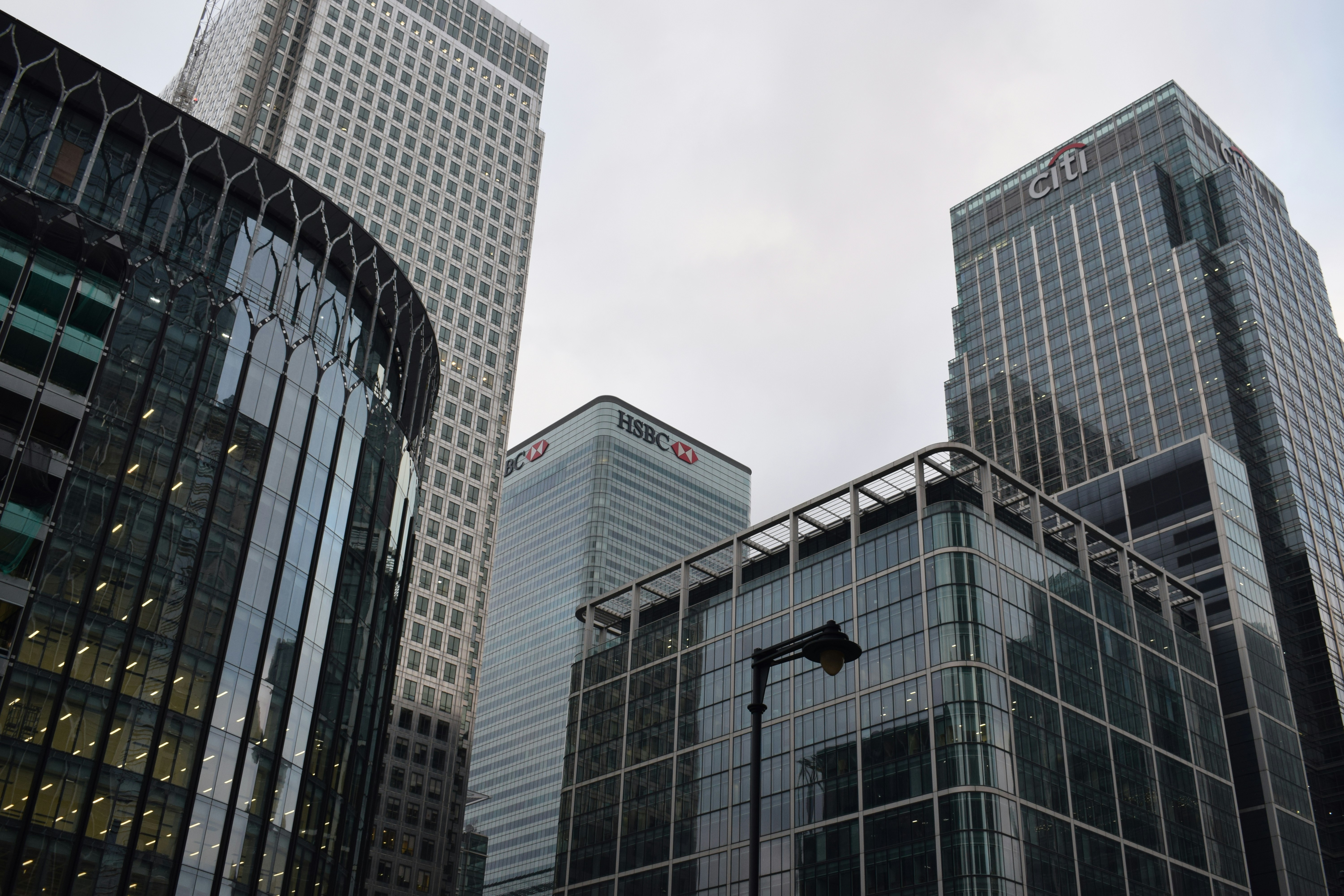 Canary Wharf London skyline with HSBC and Citi buildings representing UK business finance and Growth Guarantee Scheme context